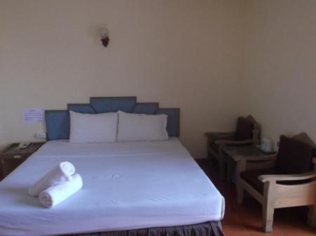 Sr Hotel Szuratthani Szoba fotó