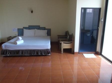 Sr Hotel Szuratthani Szoba fotó